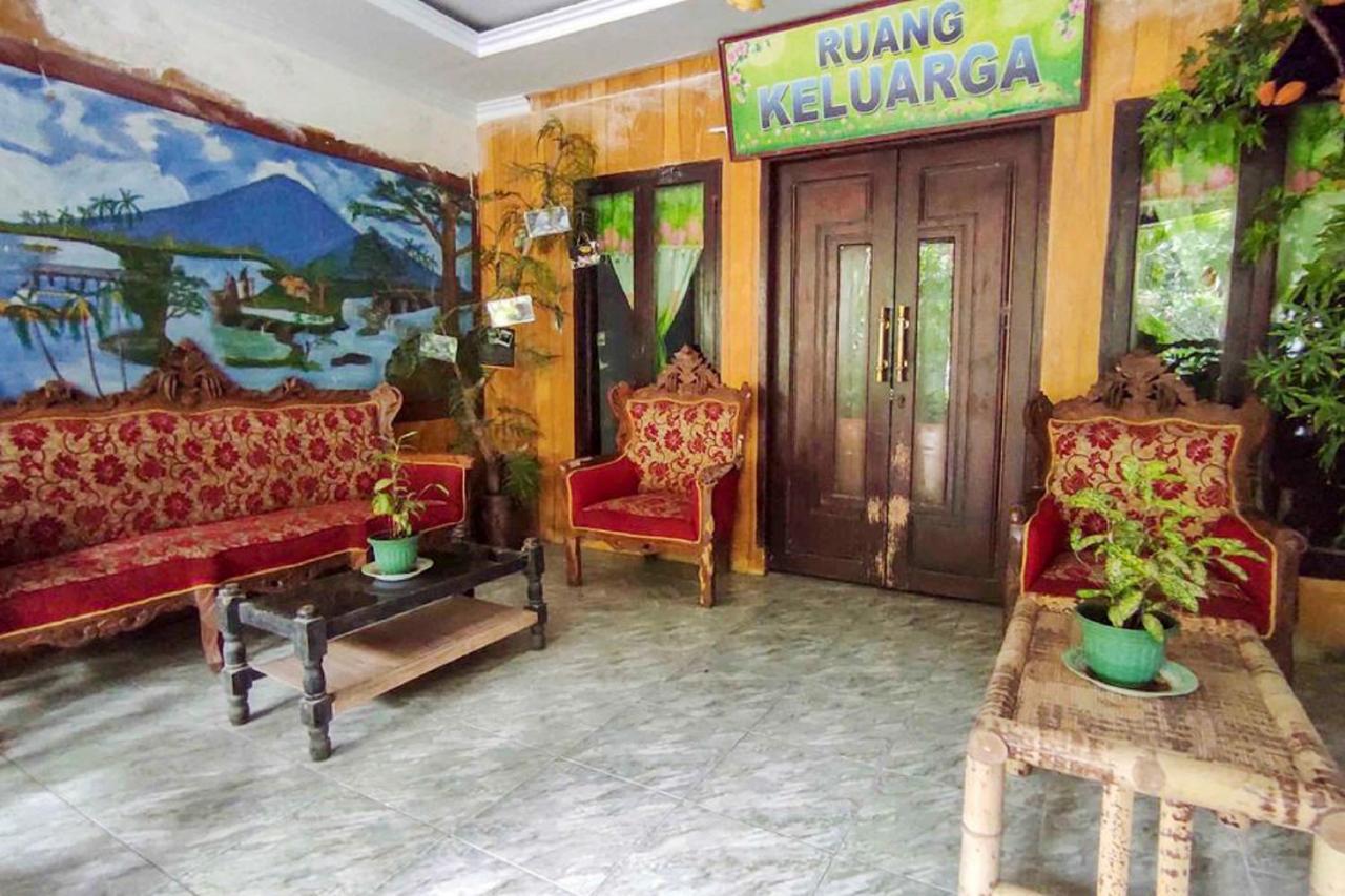 Oyo 90988 Tangkoko Jungle Homestay Rinondoran Exterior photo